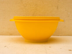 1 Tupperware bakje 49022