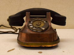 Vintage messing telefoon met draaischijf 49356