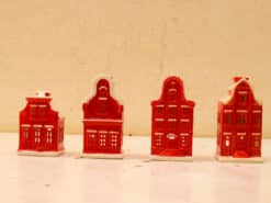 4 Porseleinen huisjes 49565