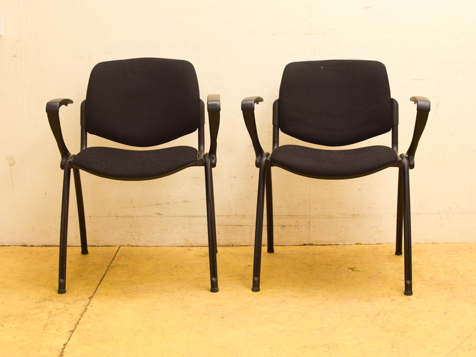 4 stuks stapelbare kantinestoelen 51988
