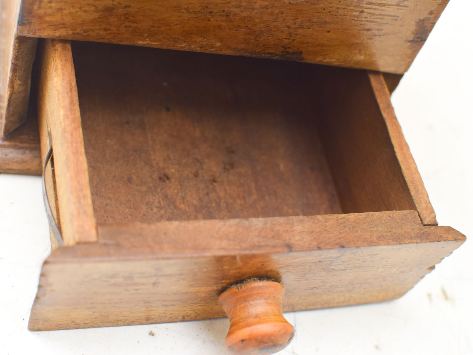 Houten koffiemolen 52340 - Afbeelding 3