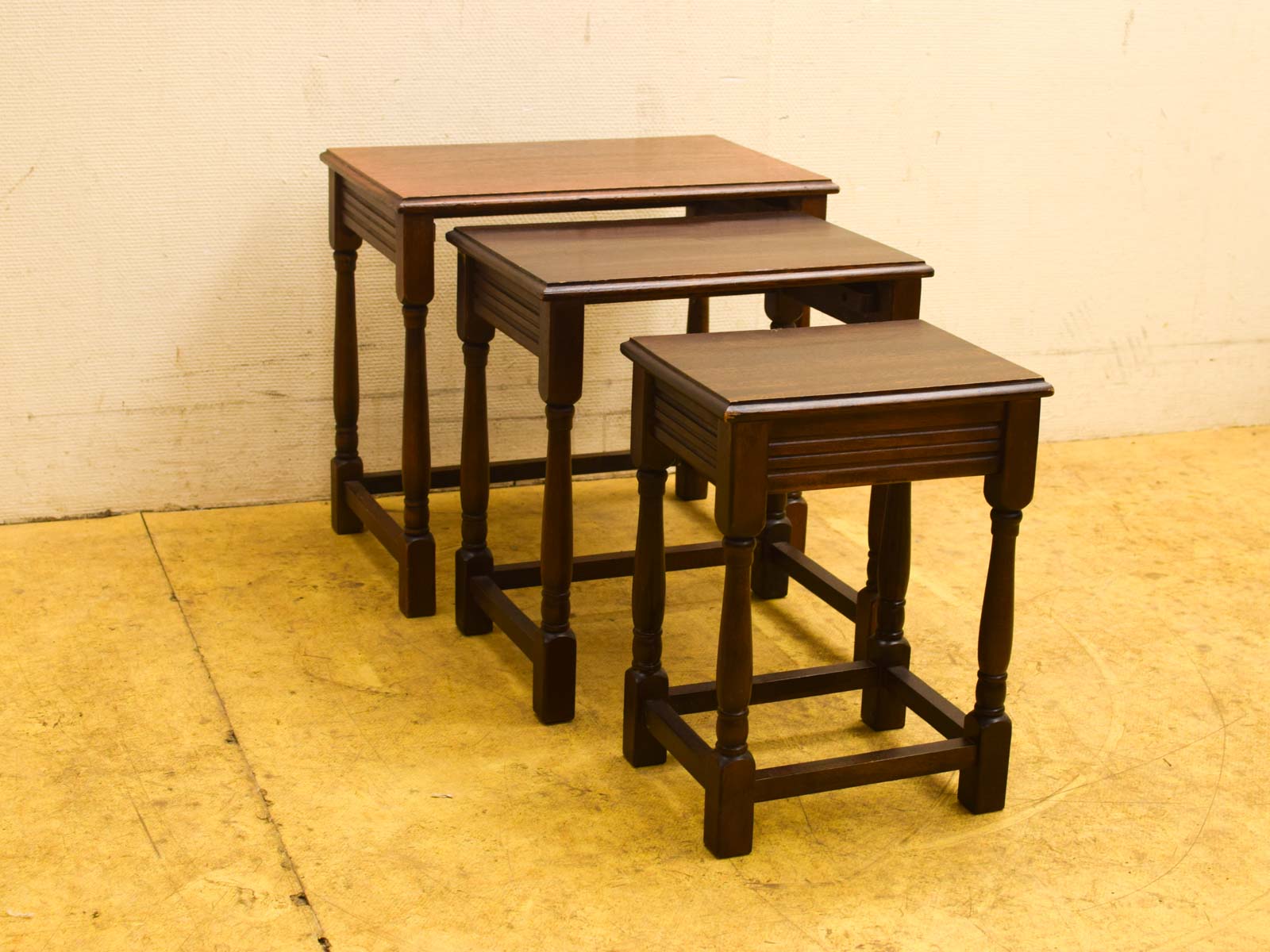 3 vintage bijzettafeltjes/nesttafels 52405 - Afbeelding 3