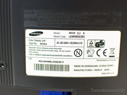 Samsung L519M monitor: energy-efficient, CE-certified, perfect for home and office use.