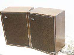 Classic Philips 85989 speakers in wood finish combine vintage style with superior sound quality.