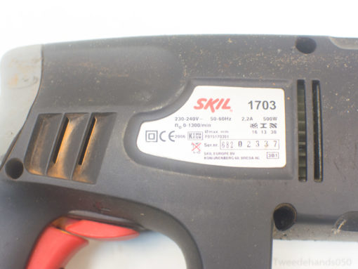 Skil 1703 jigsaw: durable 500W tool for woodworking and DIY, featuring ergonomic design and performance.