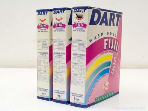 Vibrant DART Fijn laundry detergent boxes for gentle cleaning of delicate fabrics.