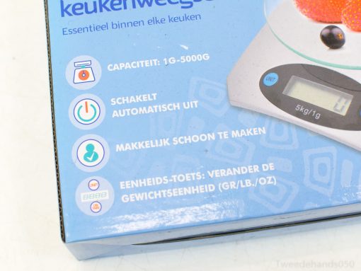 Sleek digital kitchen scale with 5000g capacity, auto shut-off, and easy unit conversion.