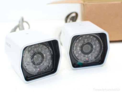 Sleek Samsung security cameras with night vision for modern surveillance solutions.