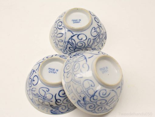 Elegant blue and white porcelain bowls, perfect for style and serving sauces or snacks.