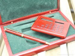 Cadeauset rekenmachine + pen in box 99870