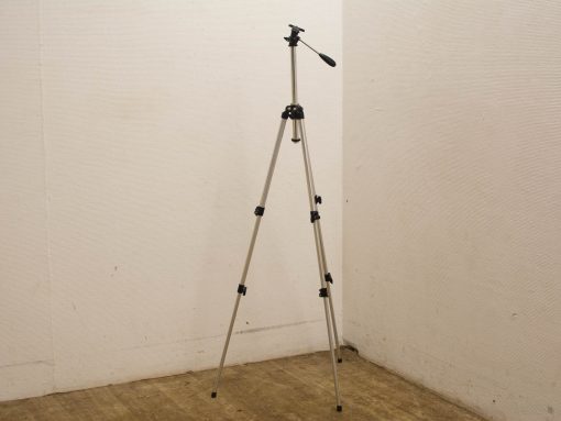 Lightweight aluminum tripod with pan/tilt head, ideal for photographers and videographers.