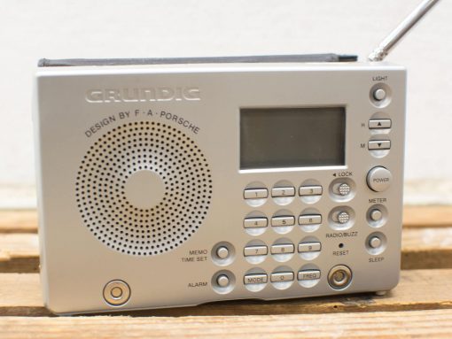 Sleek Grundig radio blending modern design with vintage charm and user-friendly features.