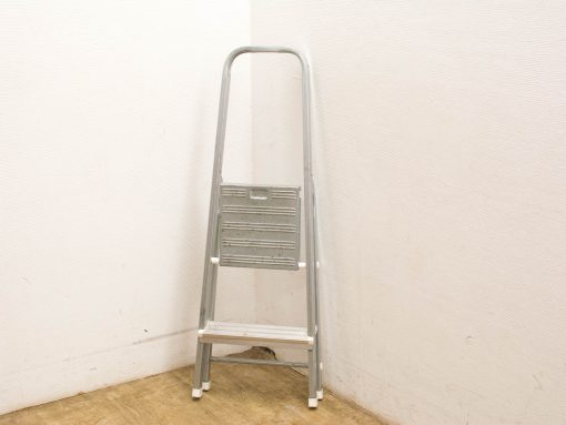 Lightweight aluminum step ladder for household tasks, featuring anti-slip rungs and stability platform.
