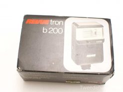 Vintage Revue B 200 flash: a classic photography accessory for enhanced shooting experience.