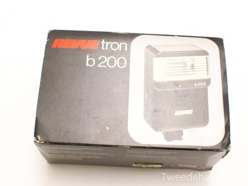 Vintage Revue B 200 flash: a classic photography accessory for enhanced shooting experience.