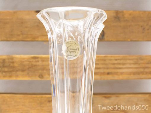 Elegant crystal vase by Crystal Vigne, France, perfect for floral displays or as decor.