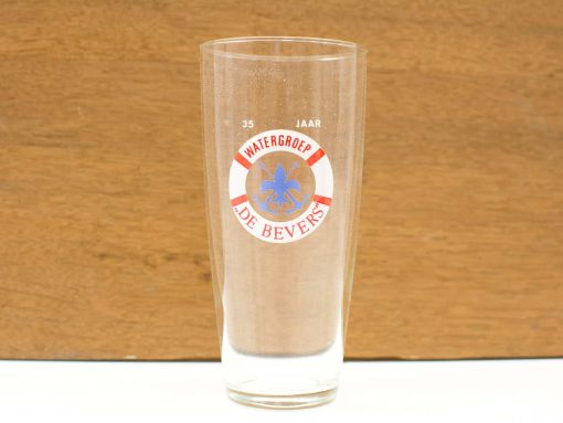 Elegant glass celebrating 35 years of Watergroep with a blue fleur-de-lis design.