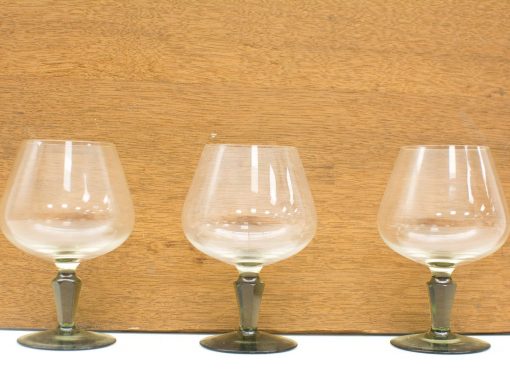 Elegant handmade crystal glasses for wine, perfect for special occasions and fine dining.