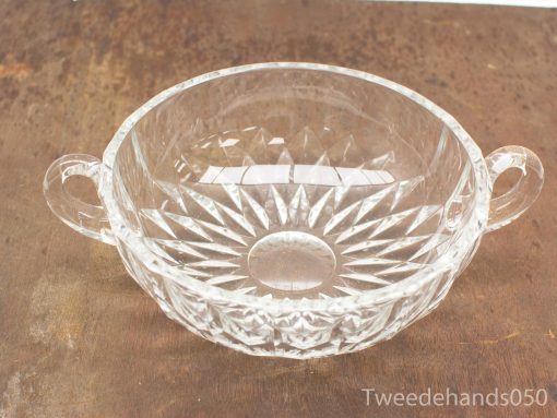 Elegant crystal bowl with diamond pattern, perfect for any occasion or as a stunning centerpiece.