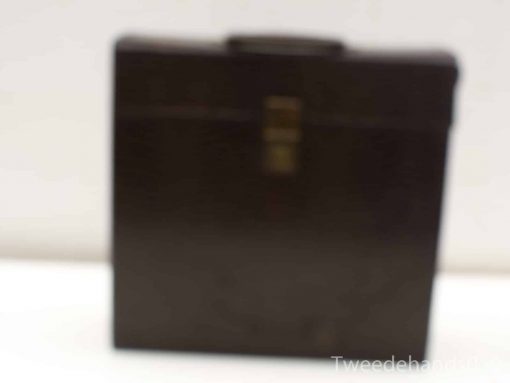 Elegant vintage brown leather briefcase with secure clasp, perfect for professionals and important documents.