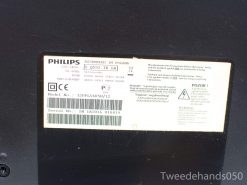 Philips 32PFL5605H/12 TV - High-quality pre-owned television with essential safety specs.