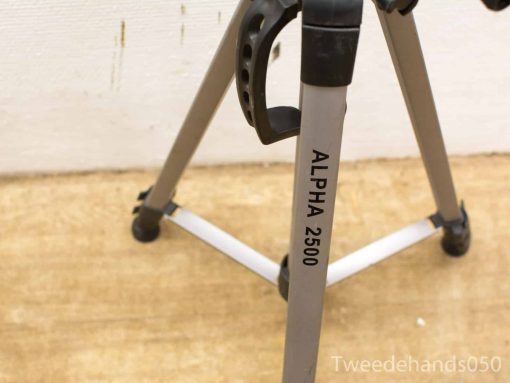 ALPHA 2500 Aluminum Tripod: Lightweight, sturdy, and perfect for photography and video stability.