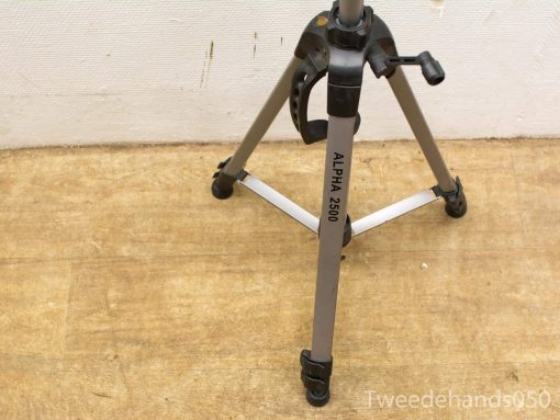 Alpha 2500 tripod for sale: durable, stable, ideal for photography and videography.