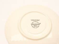 Vintage WEDGWOOD Stratford plate: elegant English porcelain, perfect for collectors and table settings.