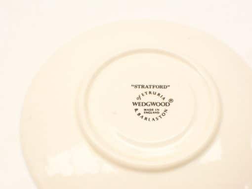Vintage WEDGWOOD Stratford plate: elegant English porcelain, perfect for collectors and table settings.
