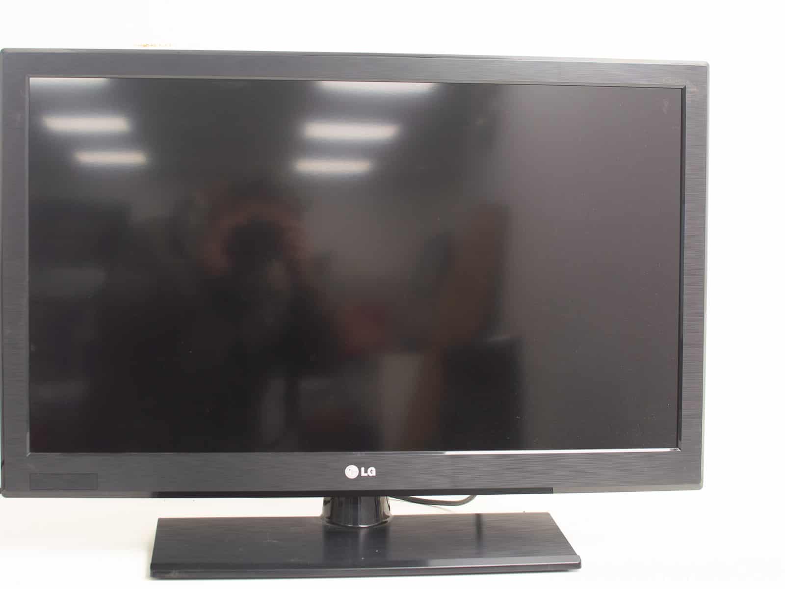 32 inch LG tv 24343