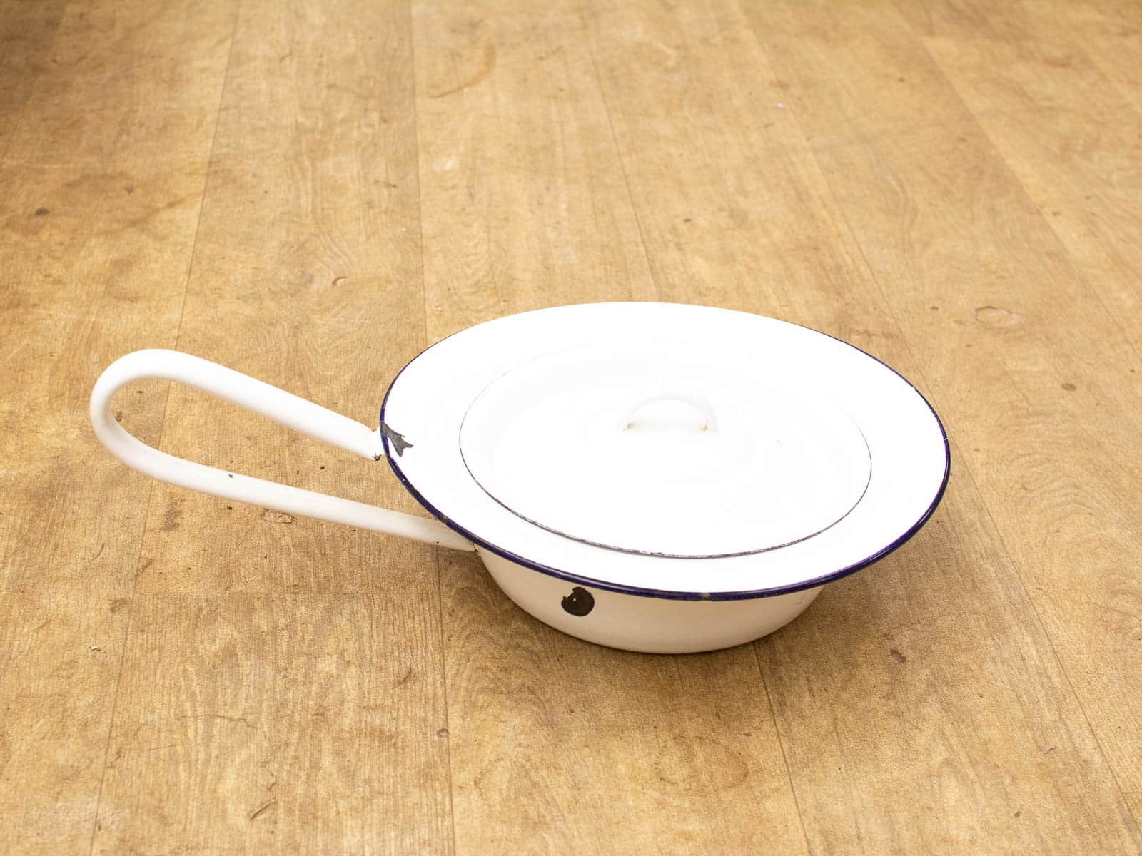 emaille ondersteek met deksel 26180