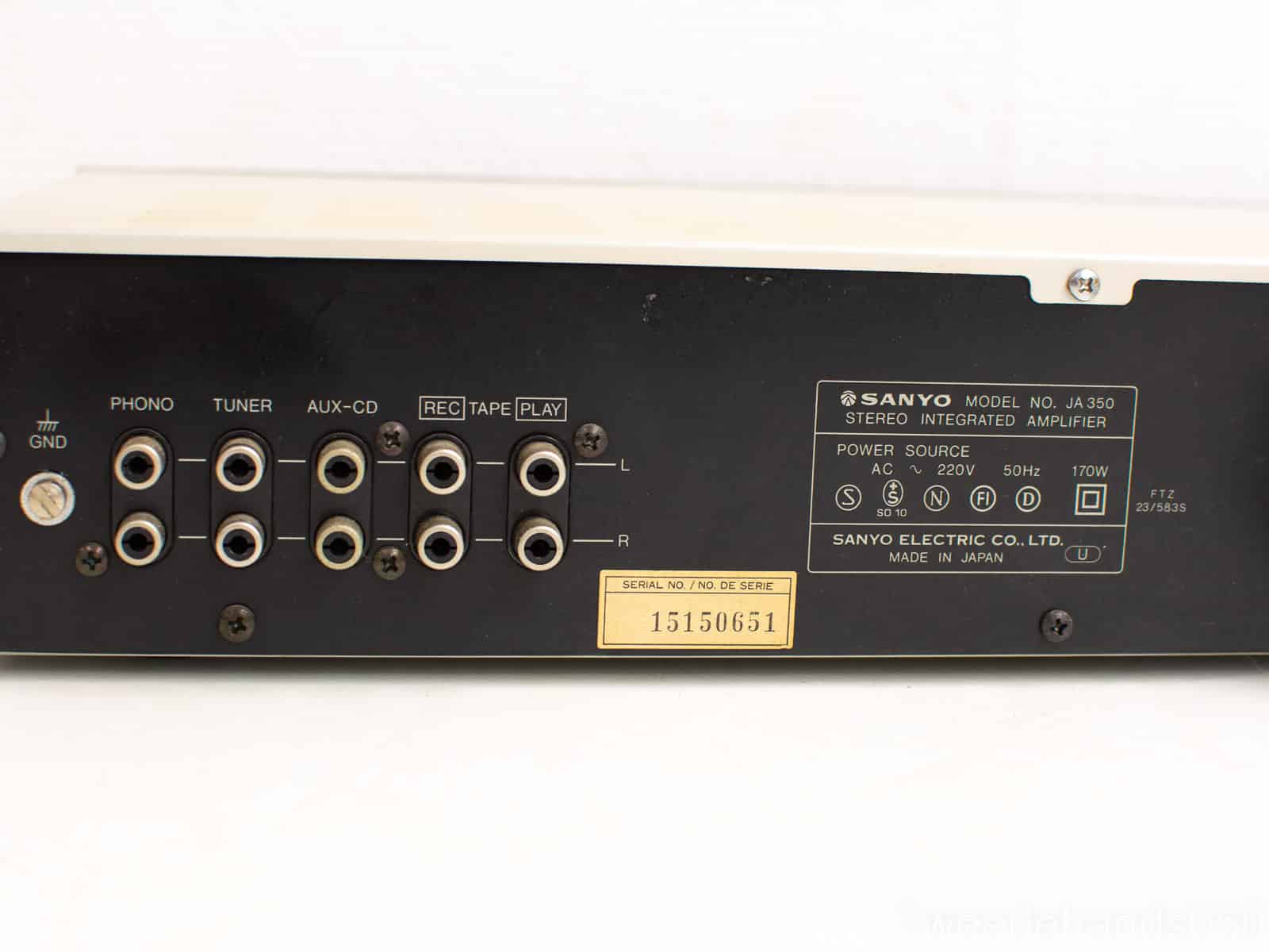 Sanyo stereo integrated amplifier 26026