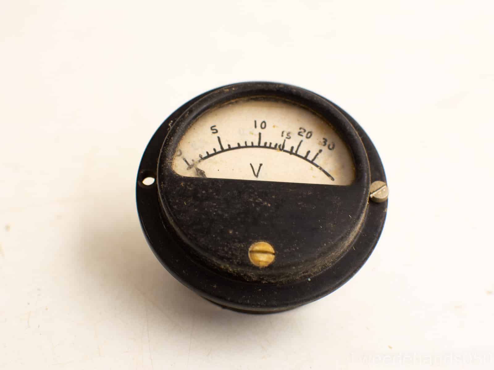 voltmeter 26025