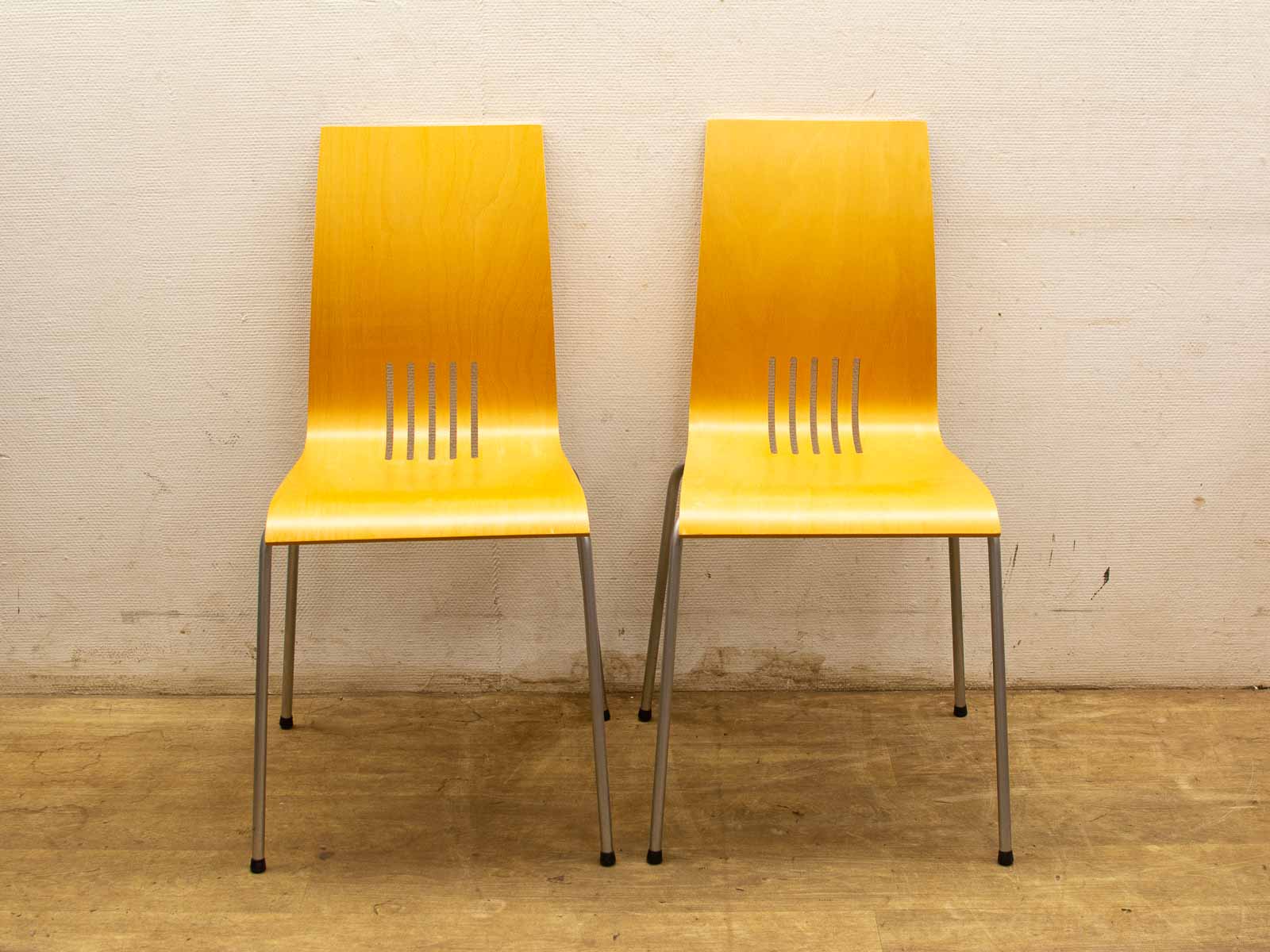 2 kantinestoelen /kuipstoel 28457