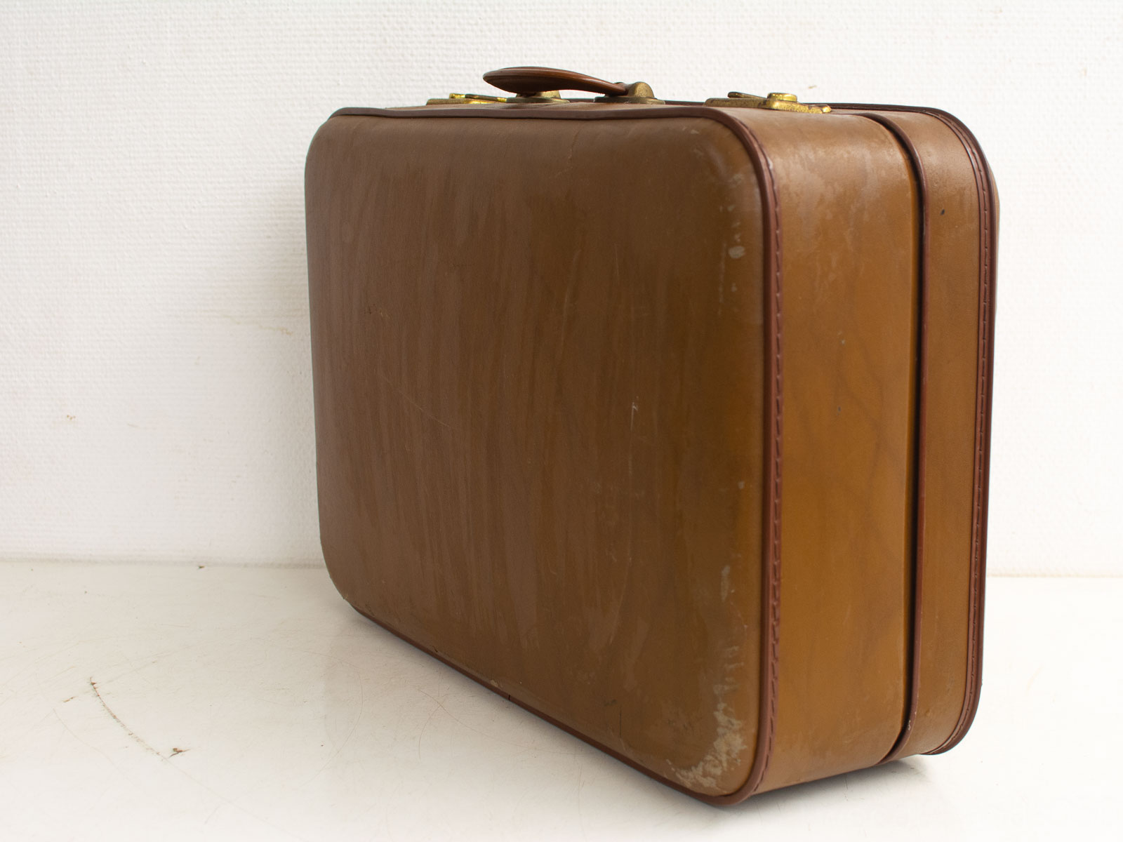 bruine koffer  28780