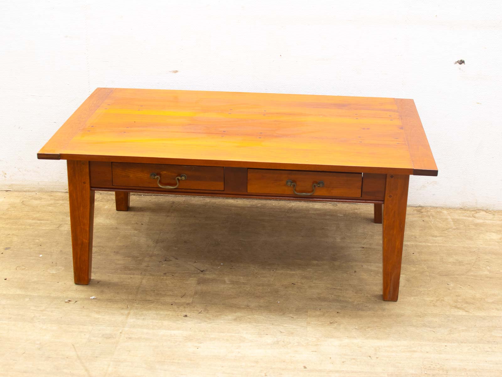houten  zuidema salontafel met  2 laatjes 28586
