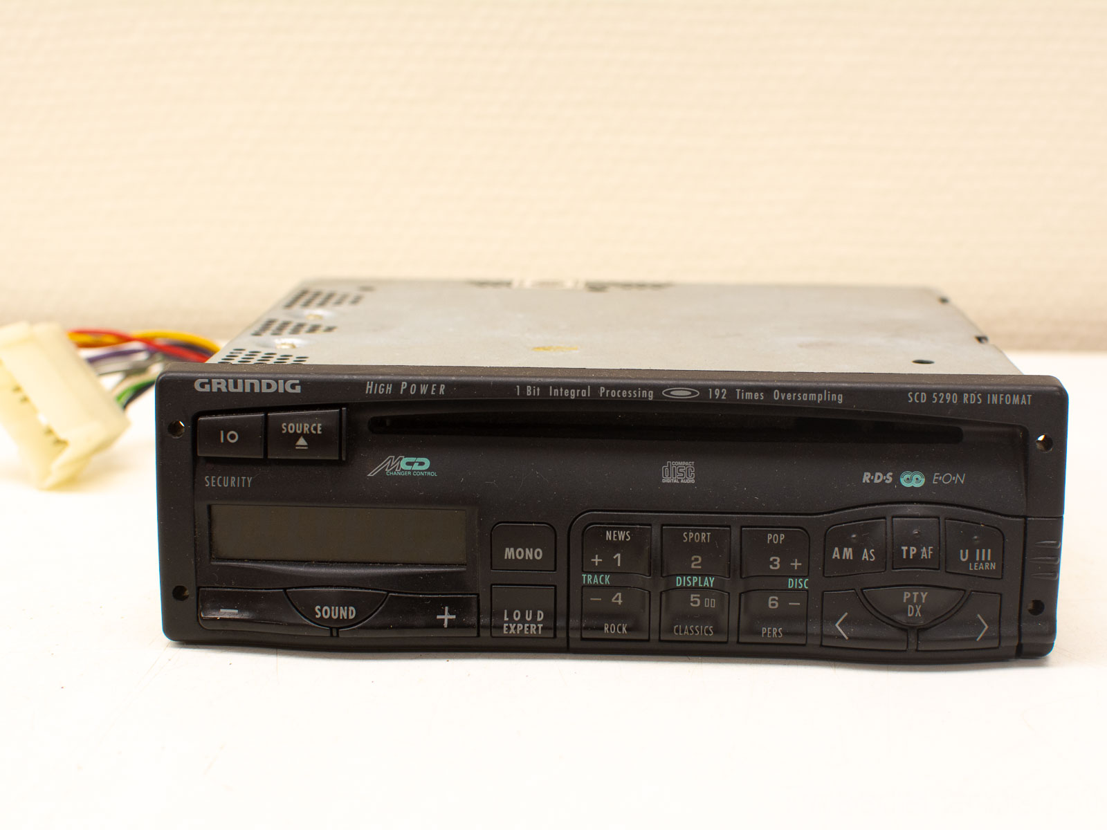 Grundig auto radio 29352