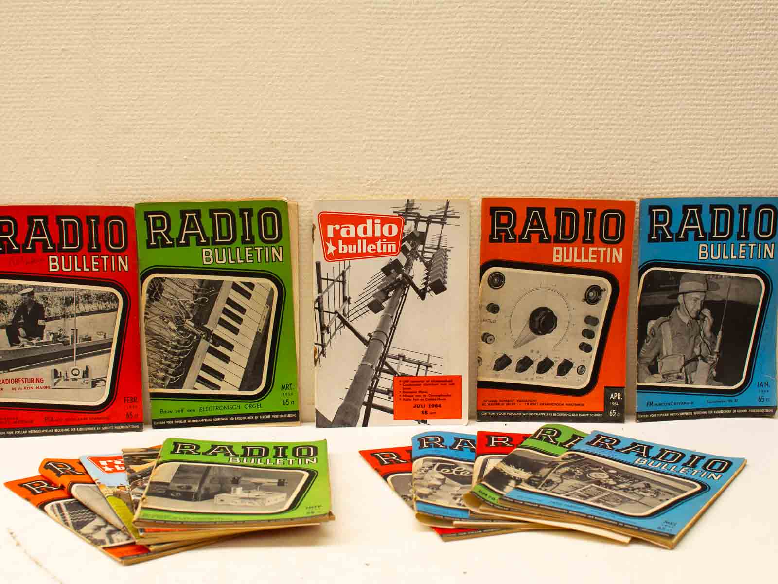 15   Radio Bullet boekjes  30206