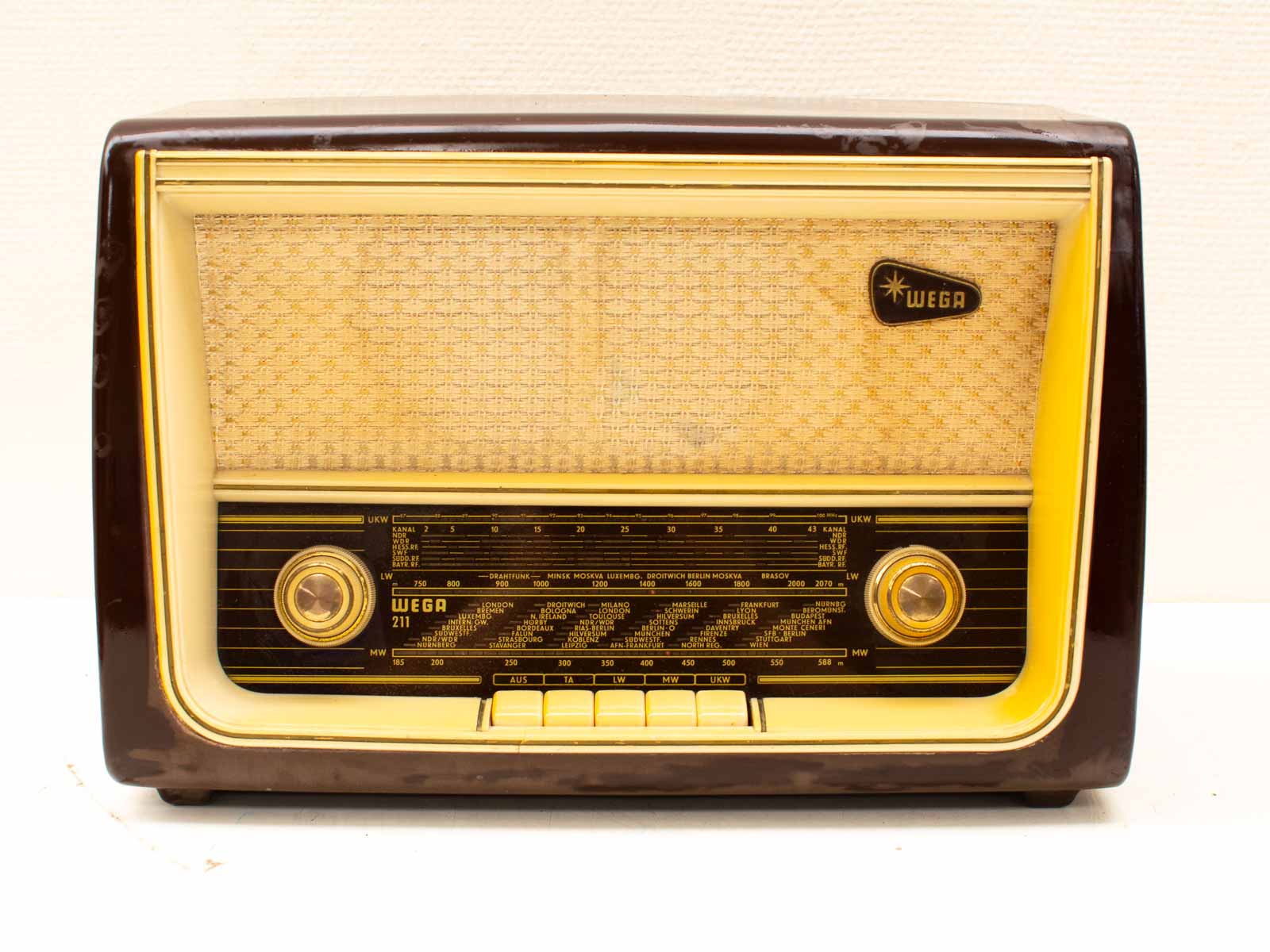Wega radio 30221