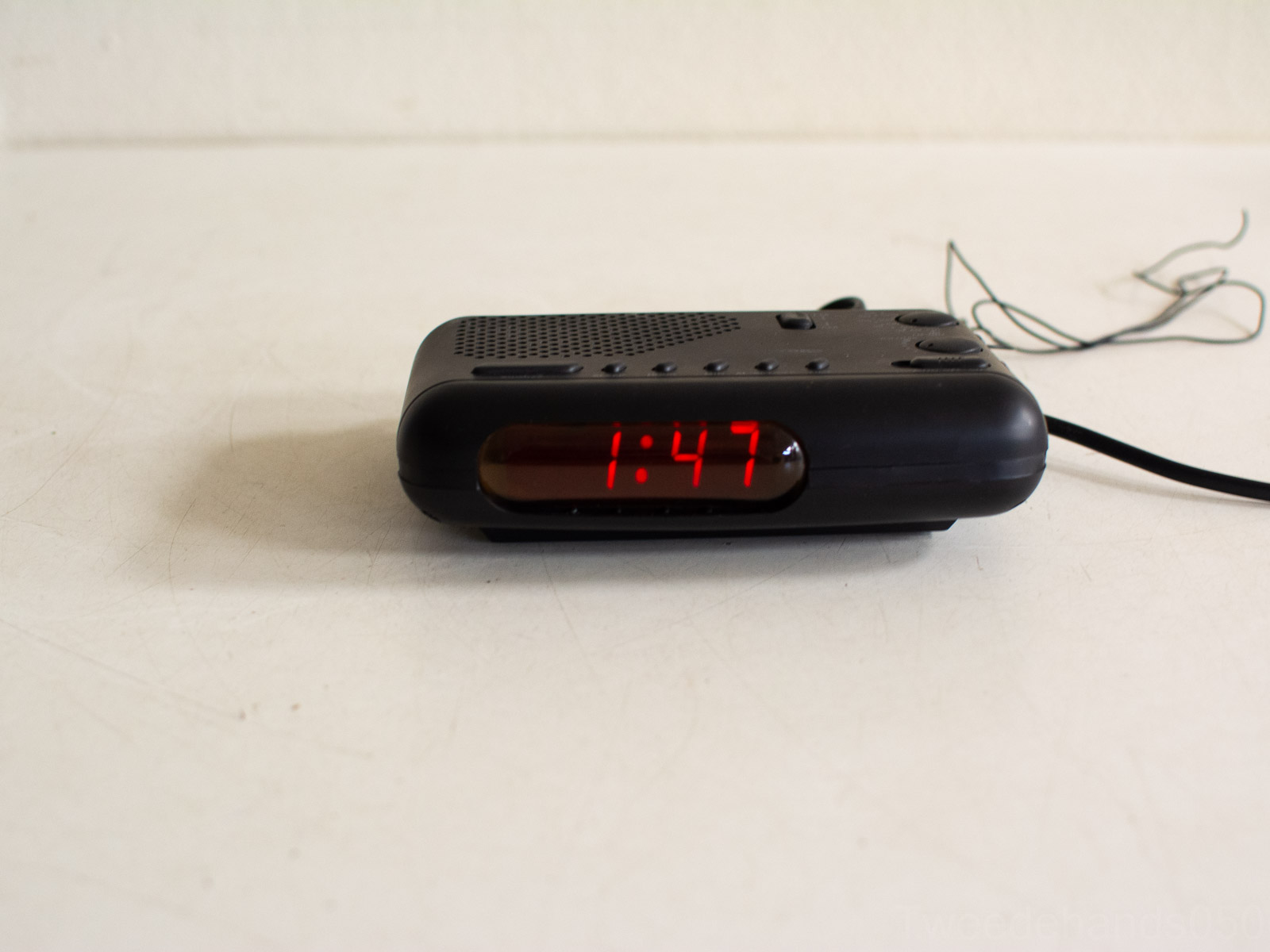 Yoko am/fm alarm clock radio 30667