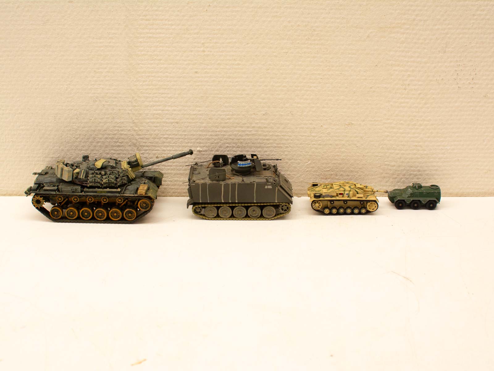 4 leger tanks  30853
