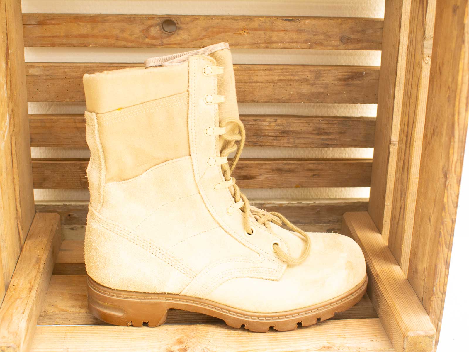 Suede desert kisten 31306