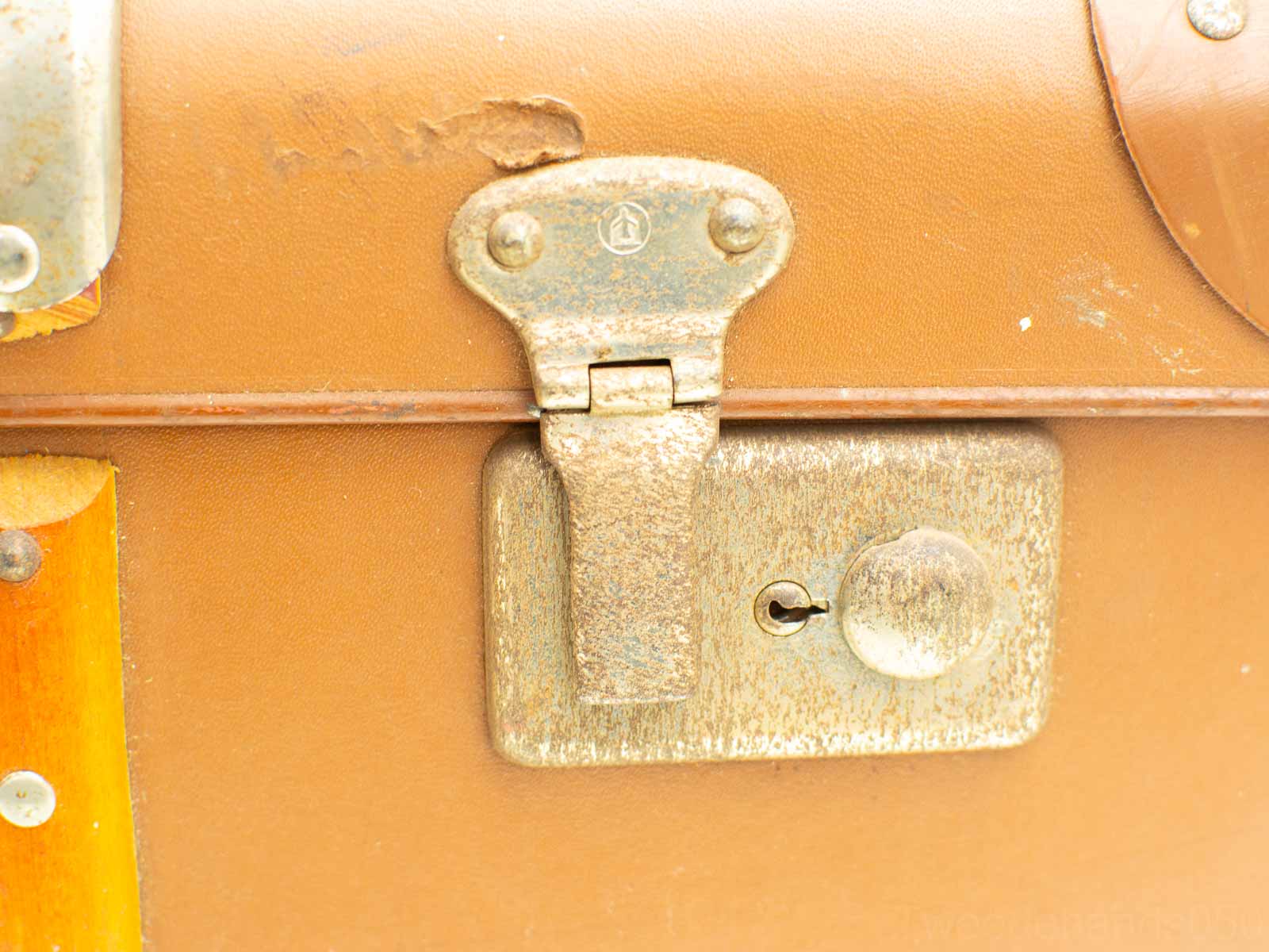 bruine koffer 31922