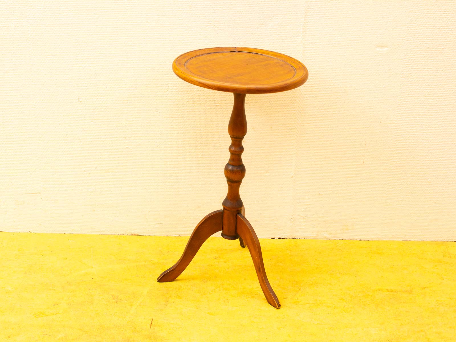 houten ronde bijzet  tafel  31539