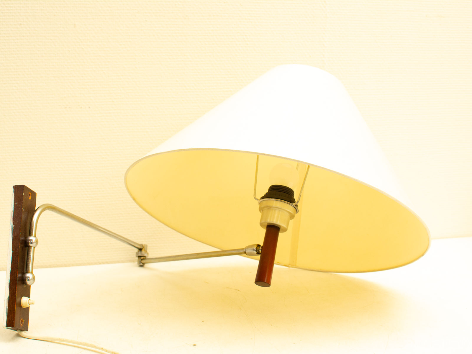 wandlamp met metalen buiglamp  31360