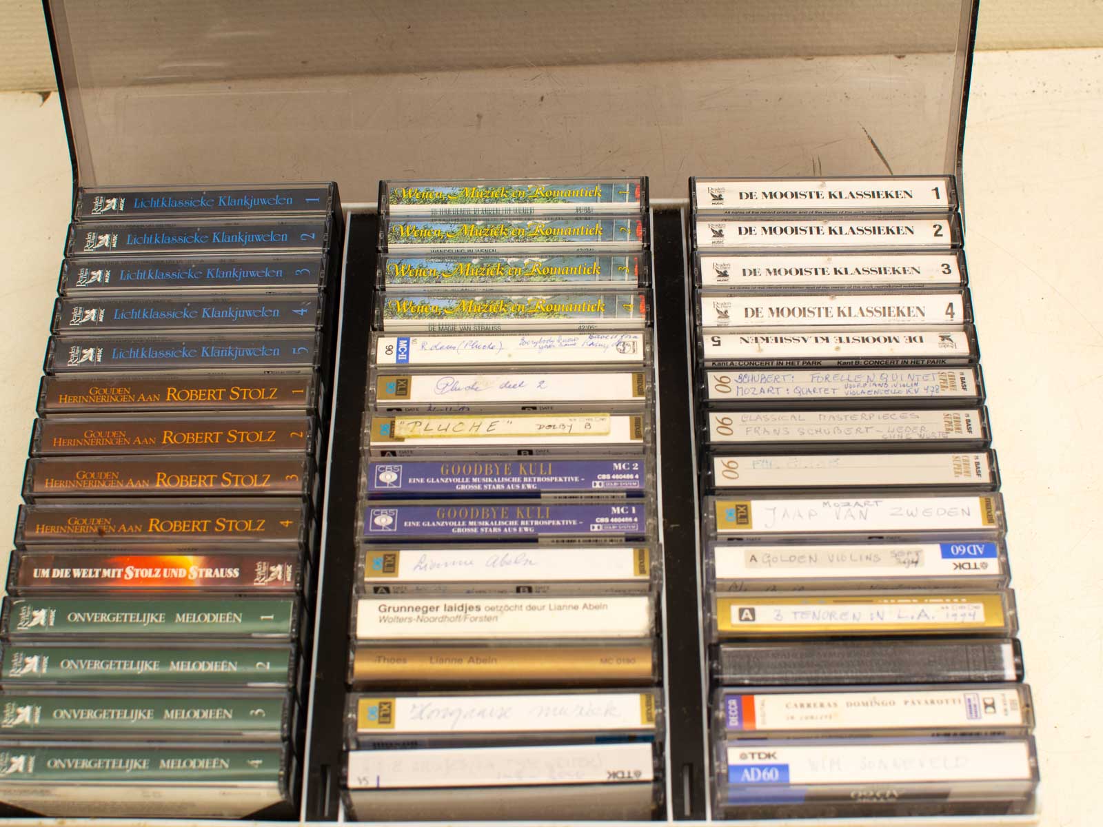 Cassettedeck met 48 bandjes 32219