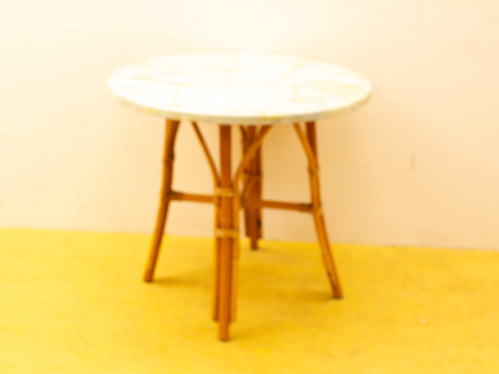 Vintage bamboe ronde tafel  32405