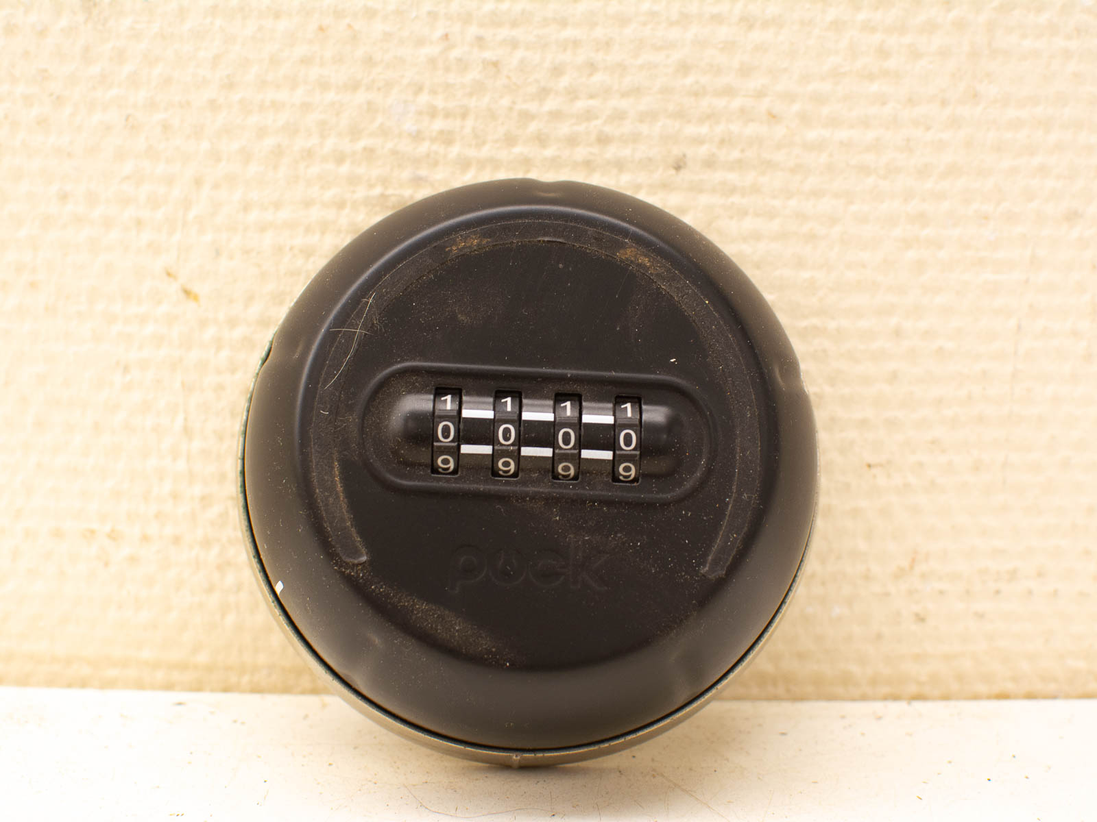 Vintage Pock tally counter displaying 109, ideal for sports and inventory tracking.
