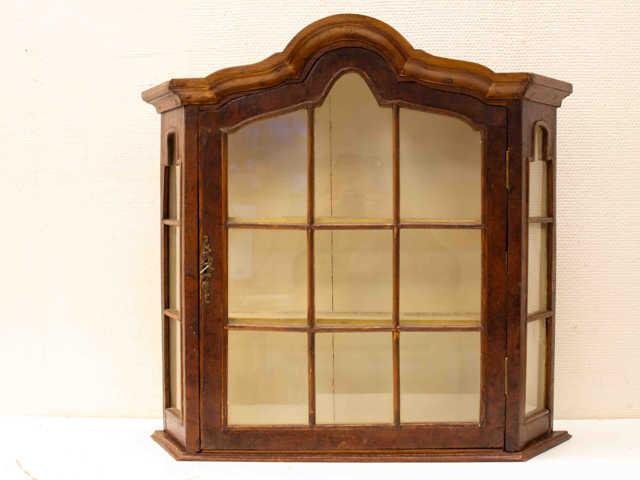 Houten vitrinnekast 37638