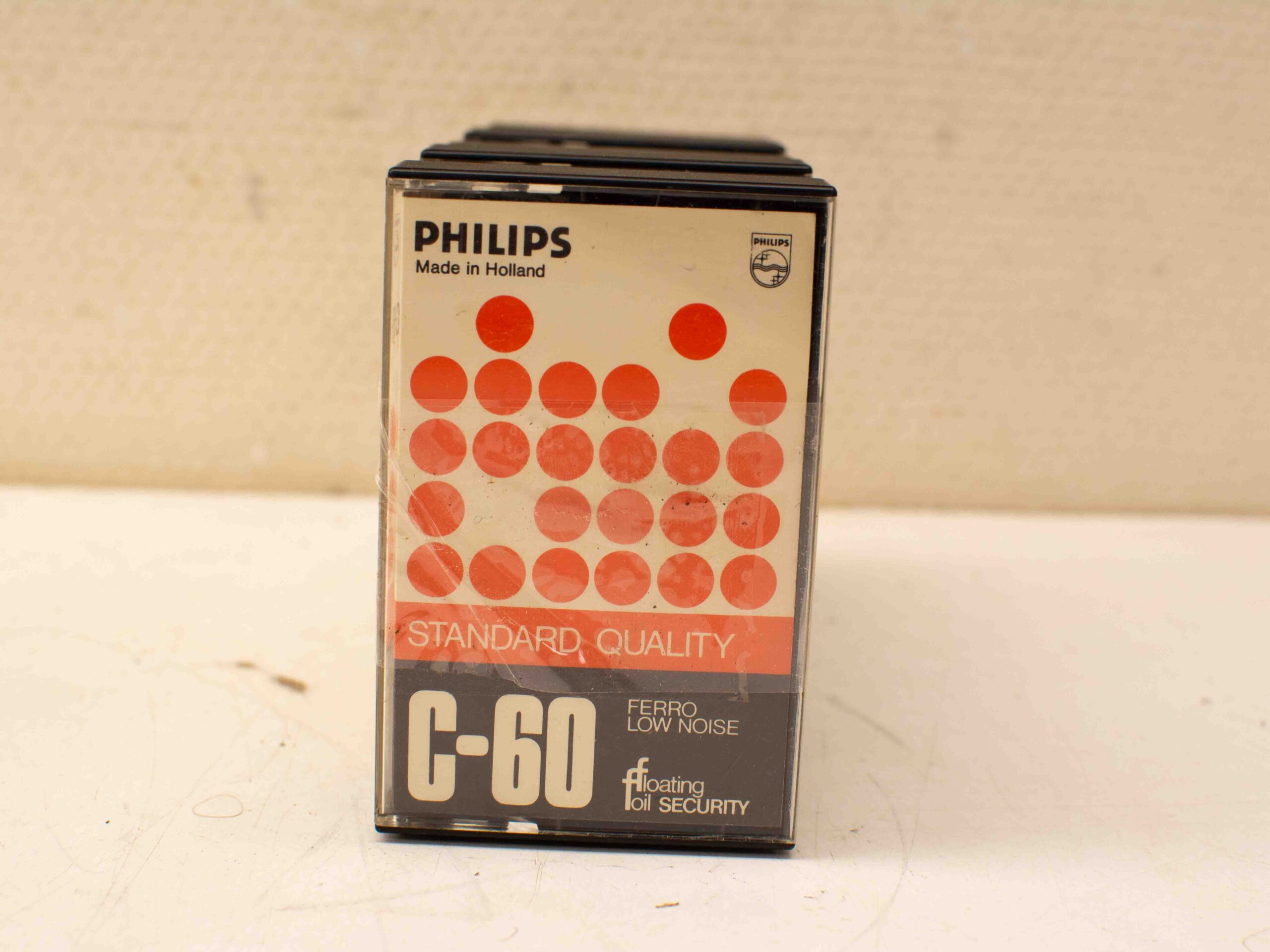 13 Philips cassettebandjes 38356